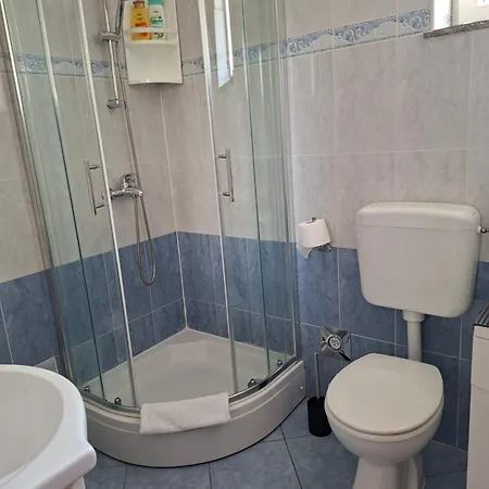 Sandra Gostinjska kuća 3*